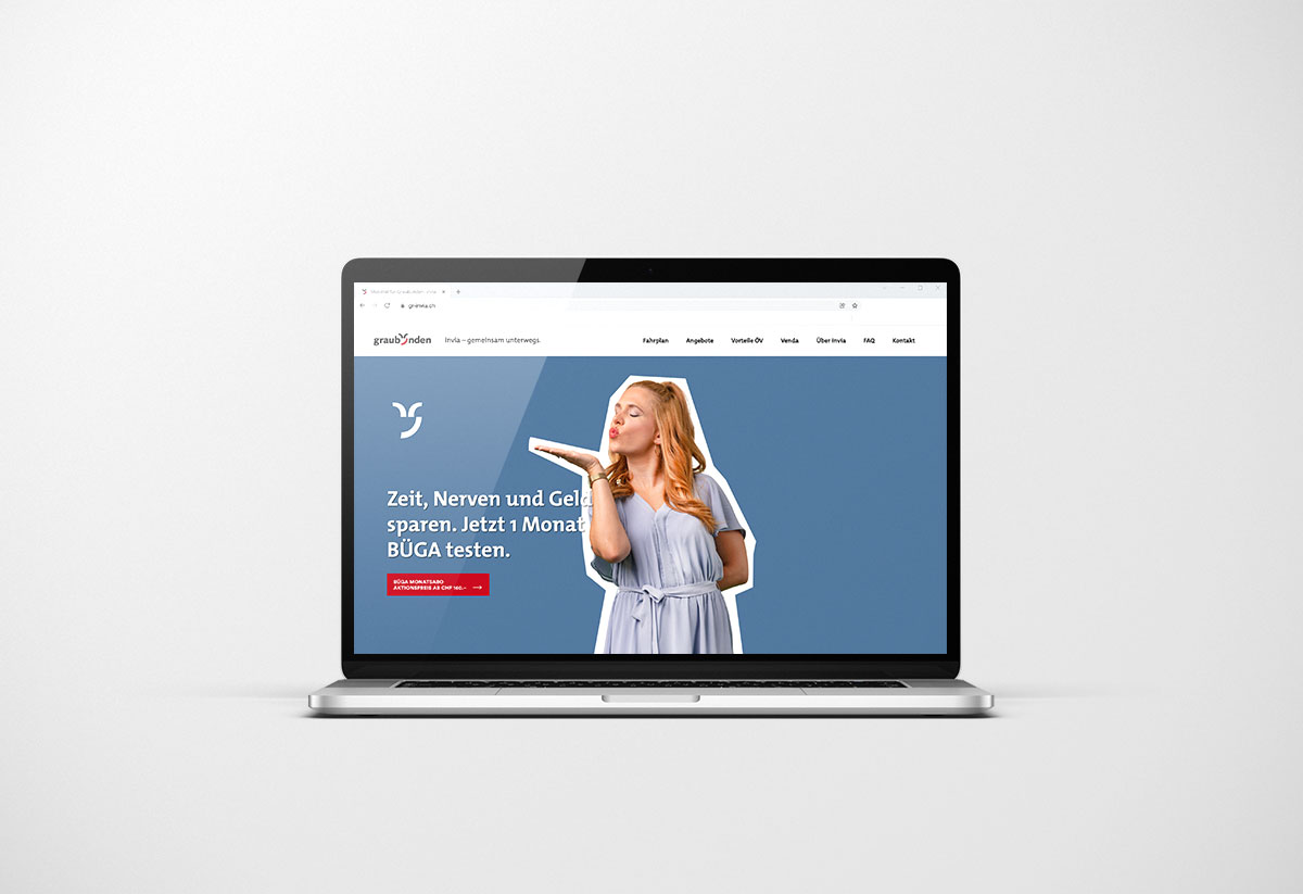 Landingpage der BÜGA-Kampagne für invia mit ÖV-Tina, Ansicht auf Laptop.