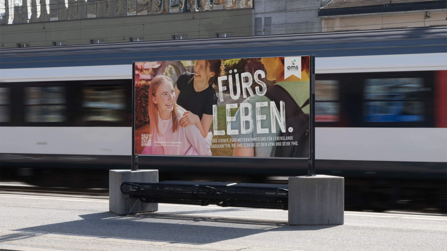 Mockup eines Plakats der Kampagne für die EMS Schiers: Fürs Leben.